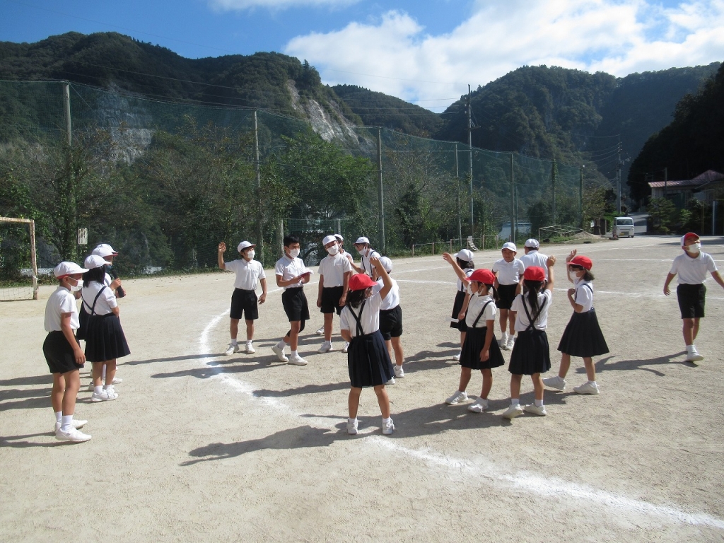小学校全集 Amazon | KATO 10-1137 E6系 秋田新幹線 スーパーこまち 増結