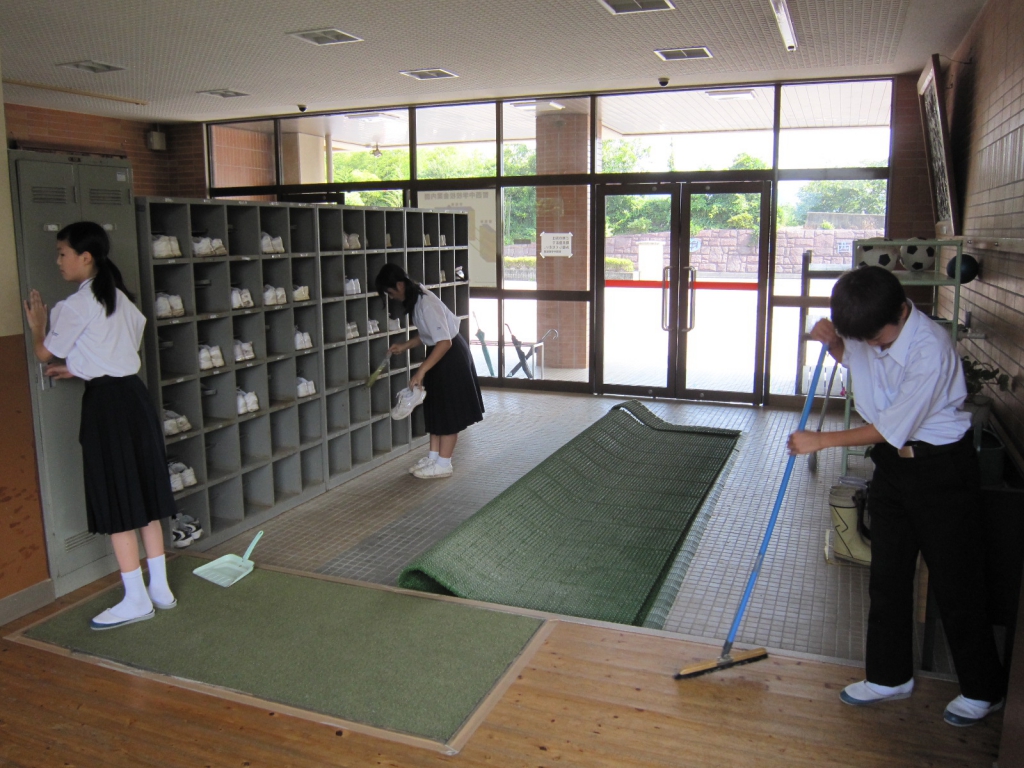 中学　掃除 掃除の様子を載せました - 新見市立哲西中学校
